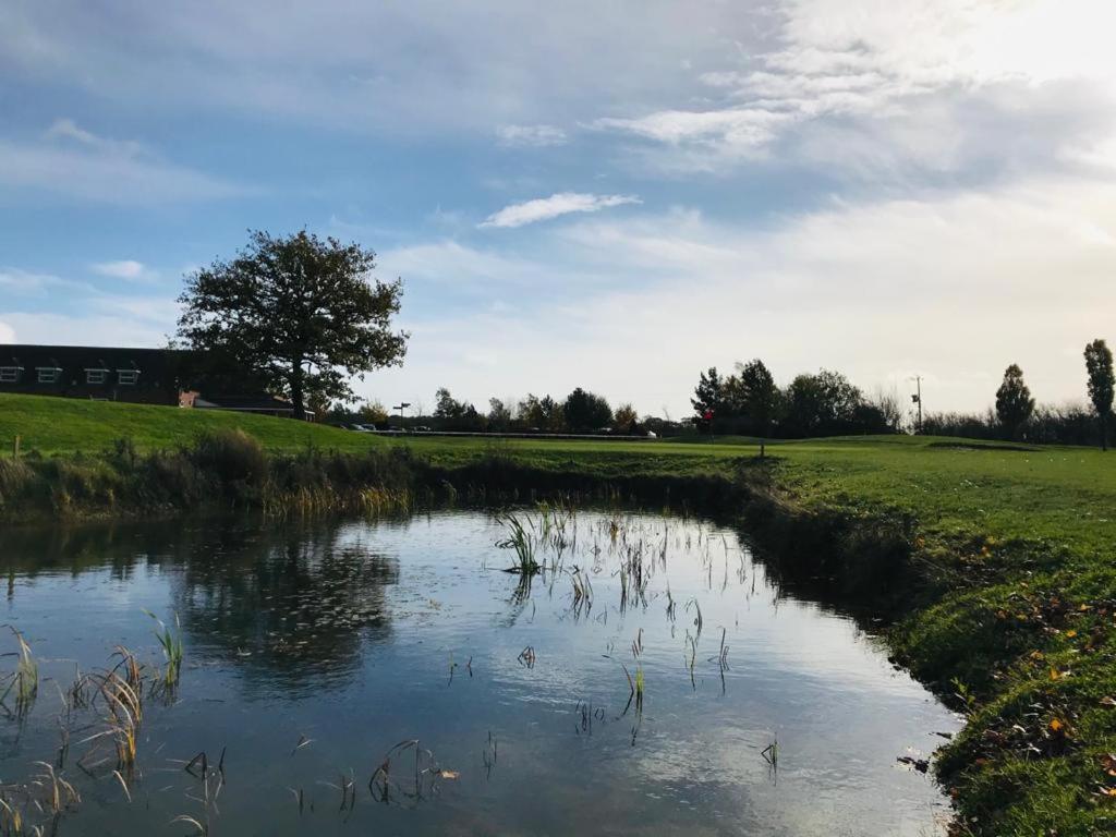 Silverstone Golf Club And Hotel Kültér fotó