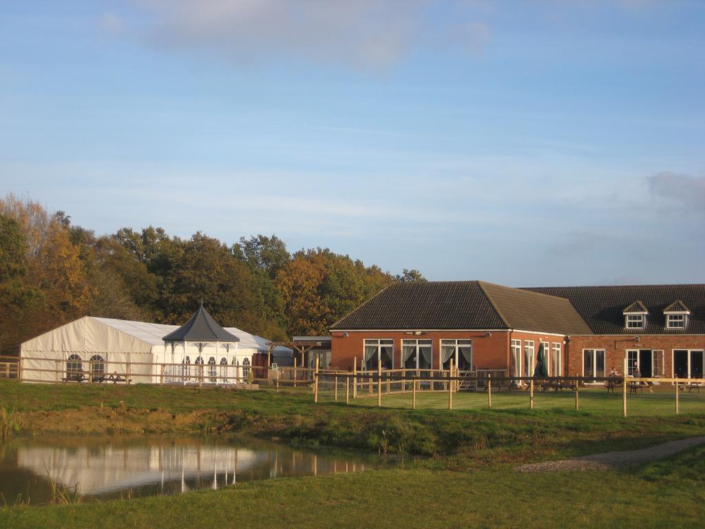 Silverstone Golf Club And Hotel Kültér fotó